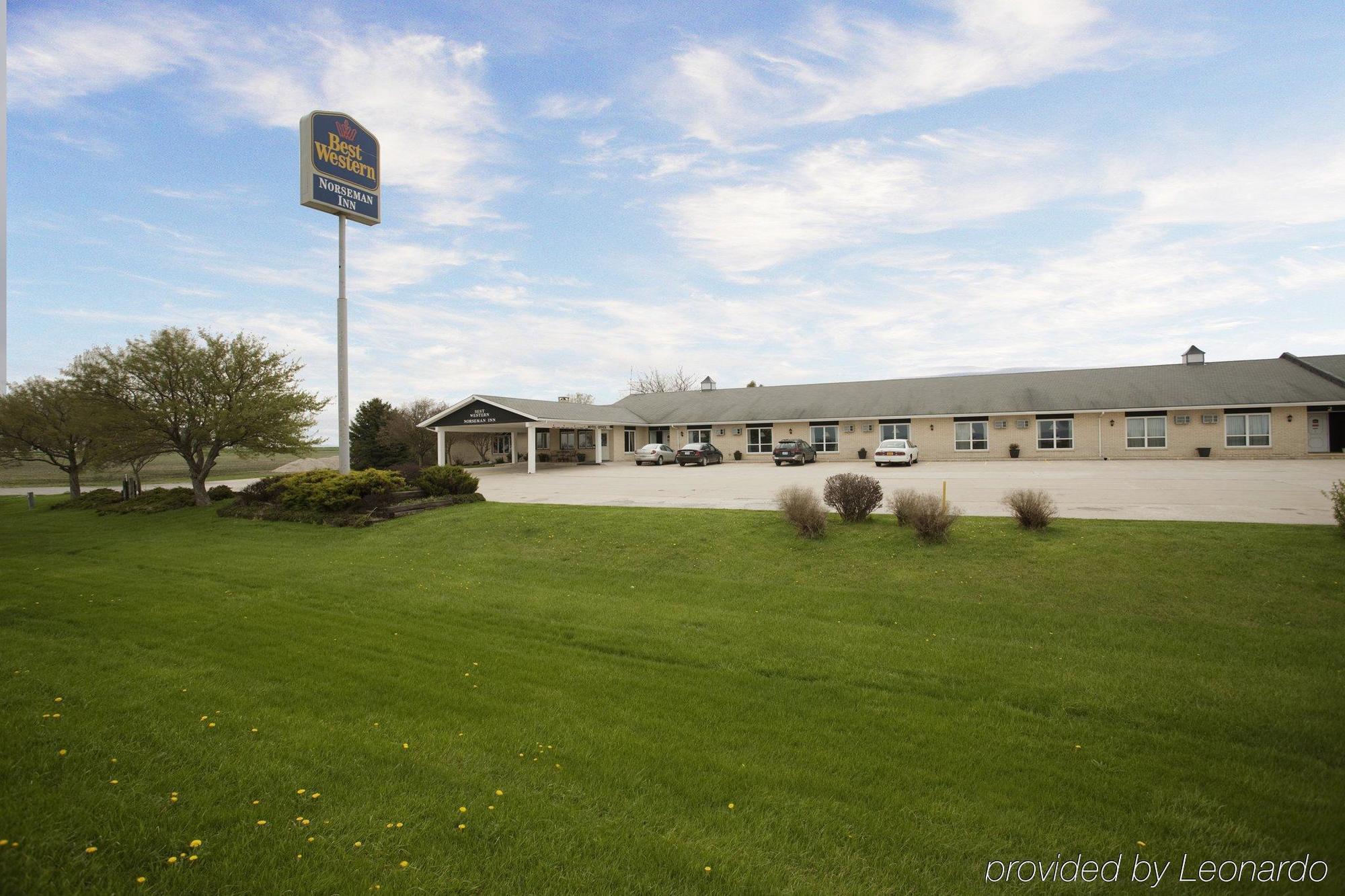 Super 8 By Wyndham Williams Hotel Exterior photo